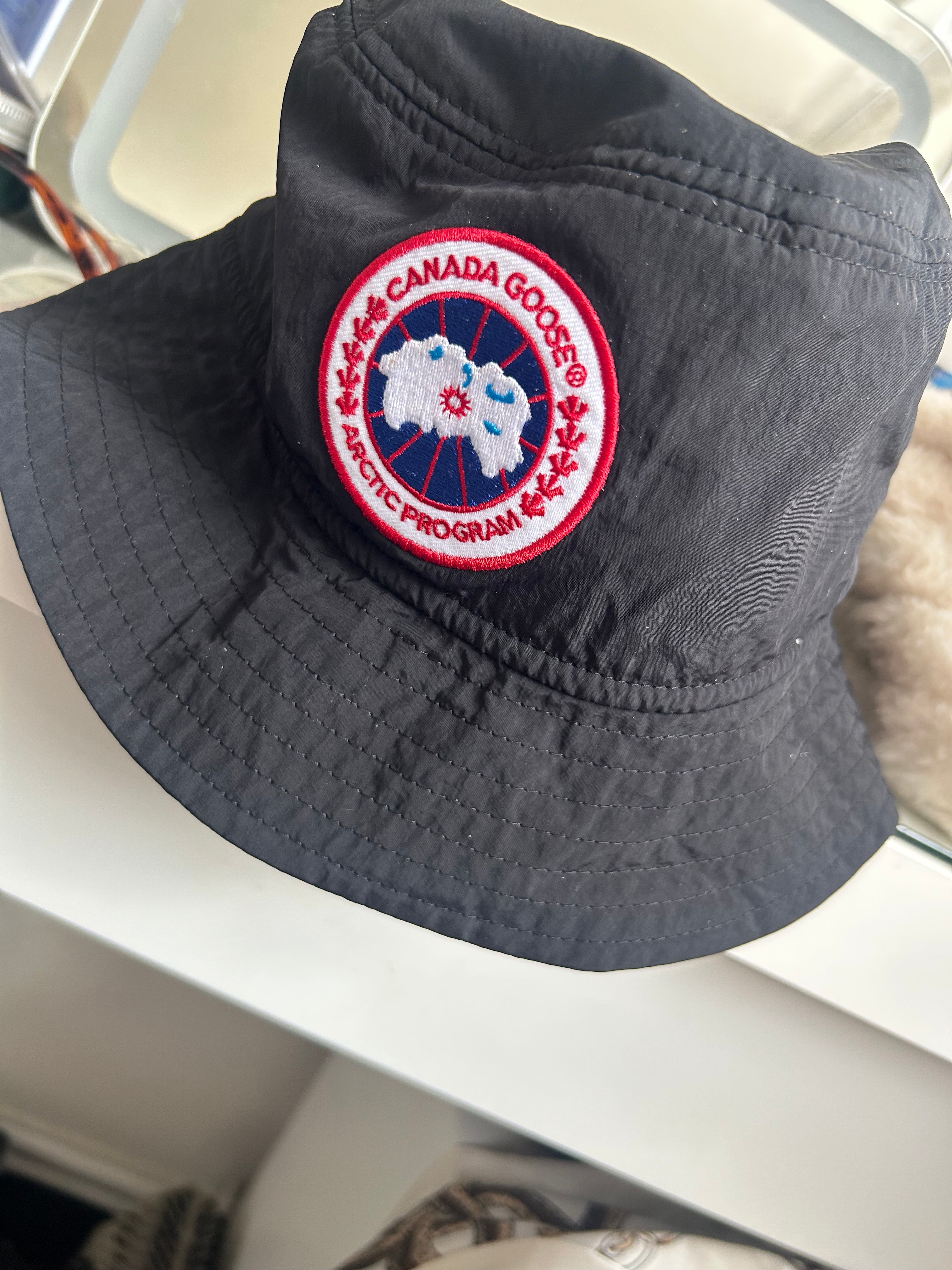 Canada Goose Haven Bucket Hat | Black | Size M / L