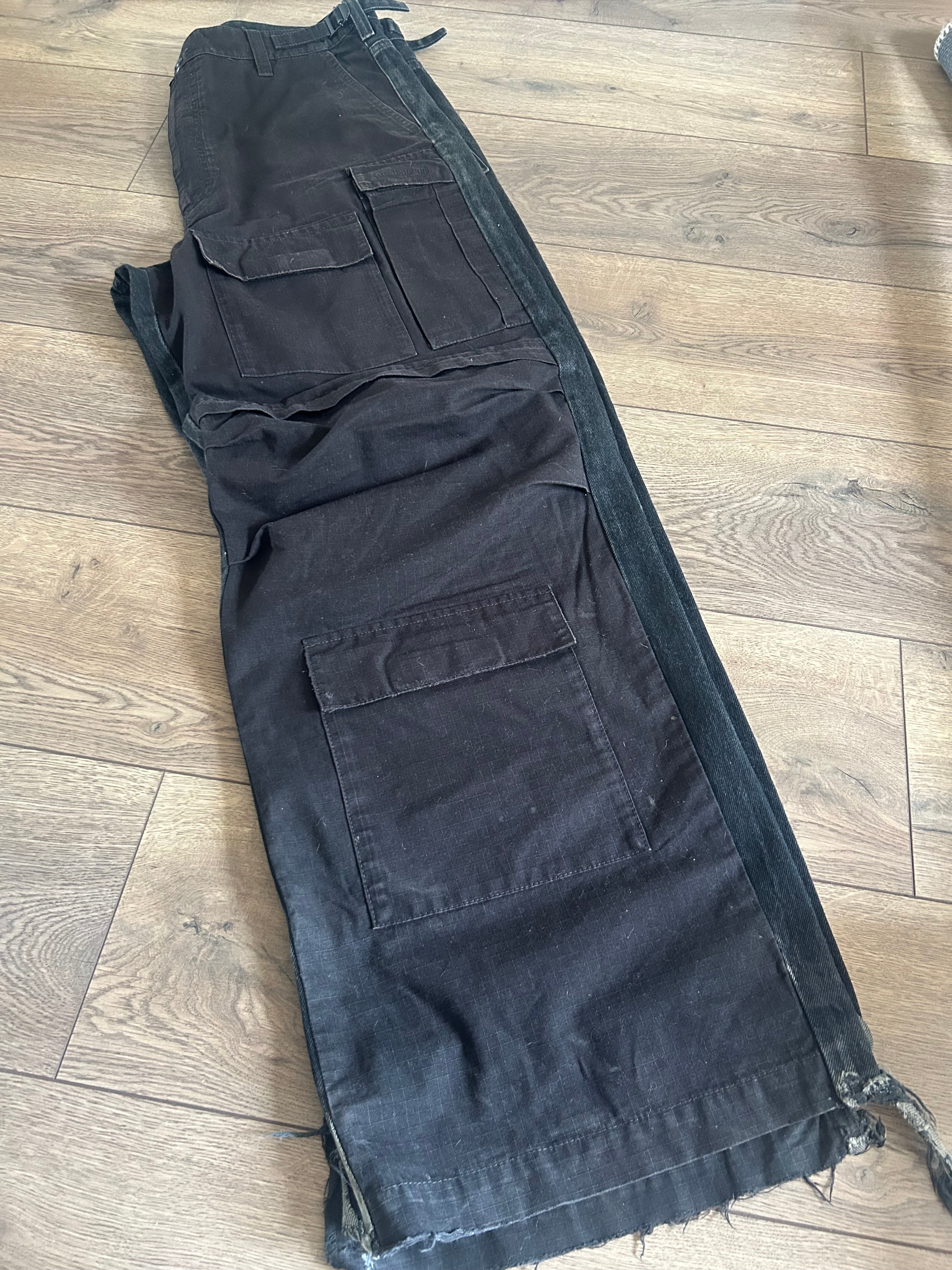 Balenciaga distressed Cargo jeans