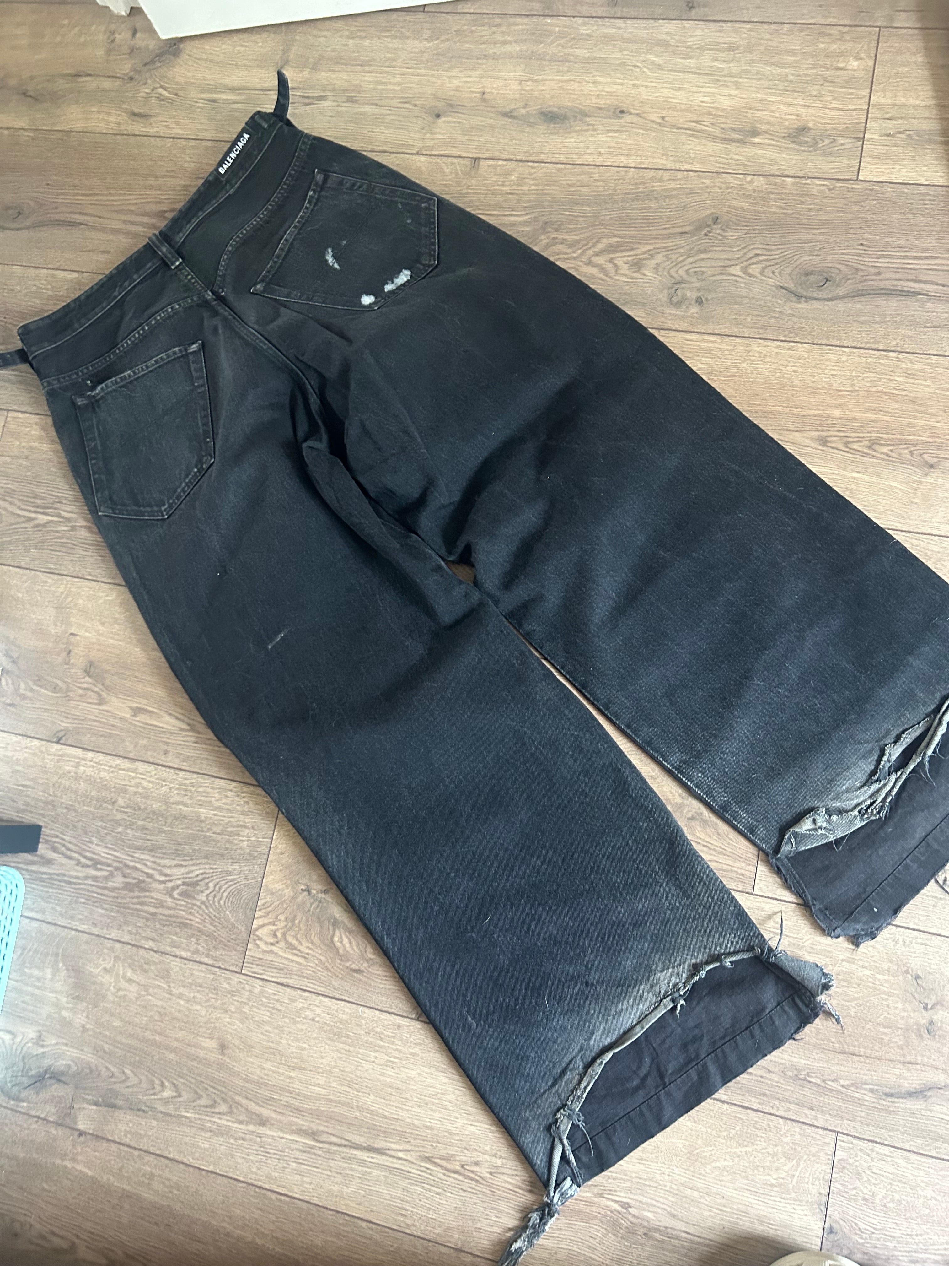 Balenciaga distressed Cargo jeans