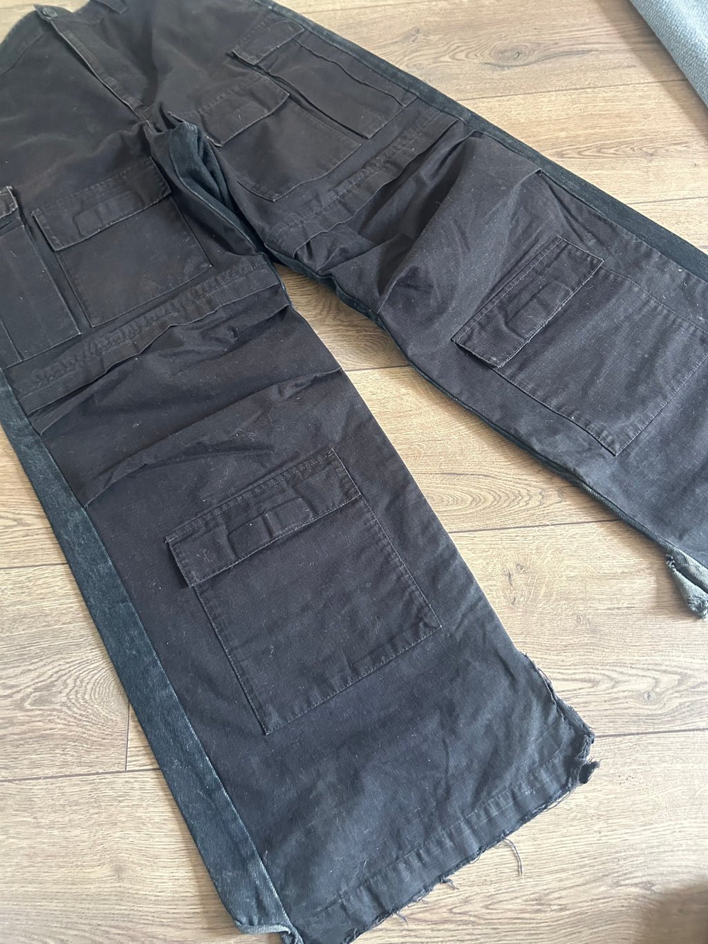 Balenciaga distressed Cargo jeans